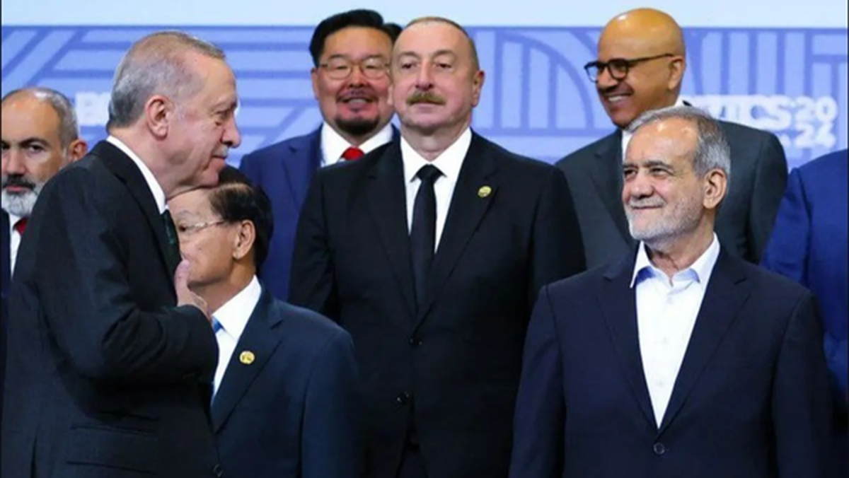 وعده ریلی که برگ برنده پزشکیان در برابر اردوغان است