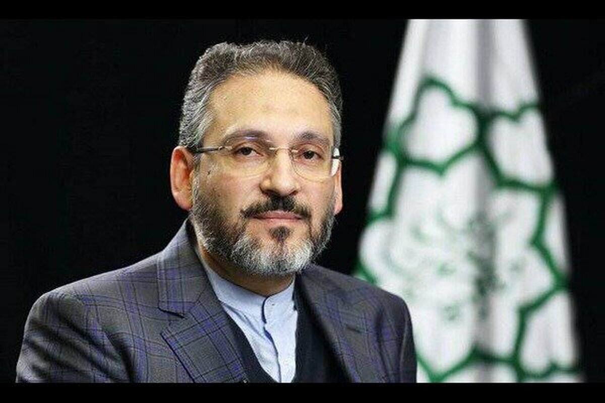 منابع متحرک، به‌ویژه خودرو‌های شخصی که به‌تدریج و با گسترش زندگی شهری بر شمار آنها افزوده می‌شود، به‌عنوان اصلی‌ترین عامل آلایندگی هوای کلانشهر‌ها شناخته می‌شوند.