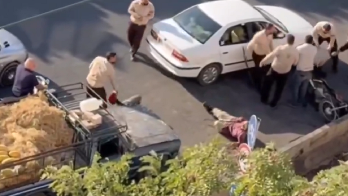 واکنش سخنگوی فراجا به حادثه ضرب و شتم دست‌فروشان در قزوین؛ خاطیان با قیدِ فوریت بازداشت شدند