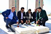 تجدید میثاق نماینده معین وزیر آموزش‌وپرورش و مسئولان آموزش و پرورش کهگیلویه و بویراحمد با شهدا در روز اول مهر