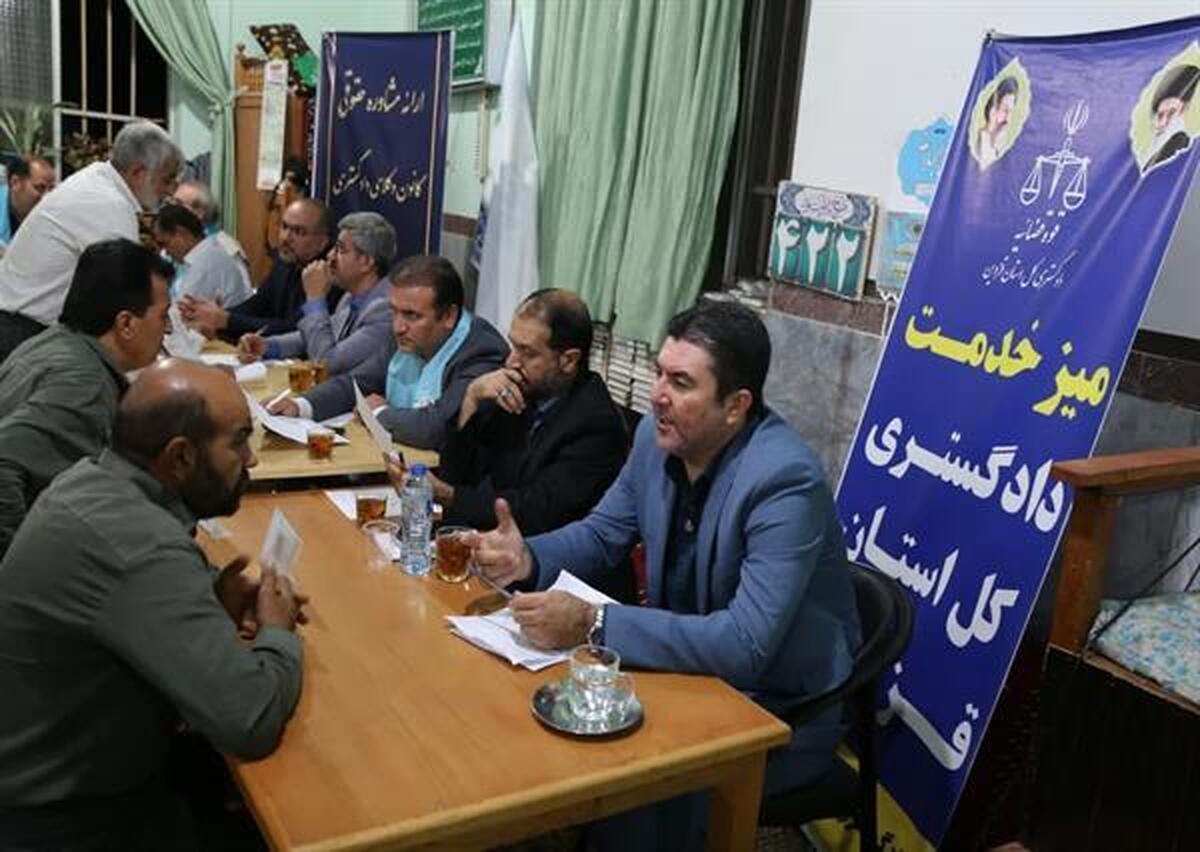 علی فولیان گفت: اگر مردم قانون را بشناسند و رعایت کنند، خیلی از مشکلات اصلاً پیش نمی‌آید.