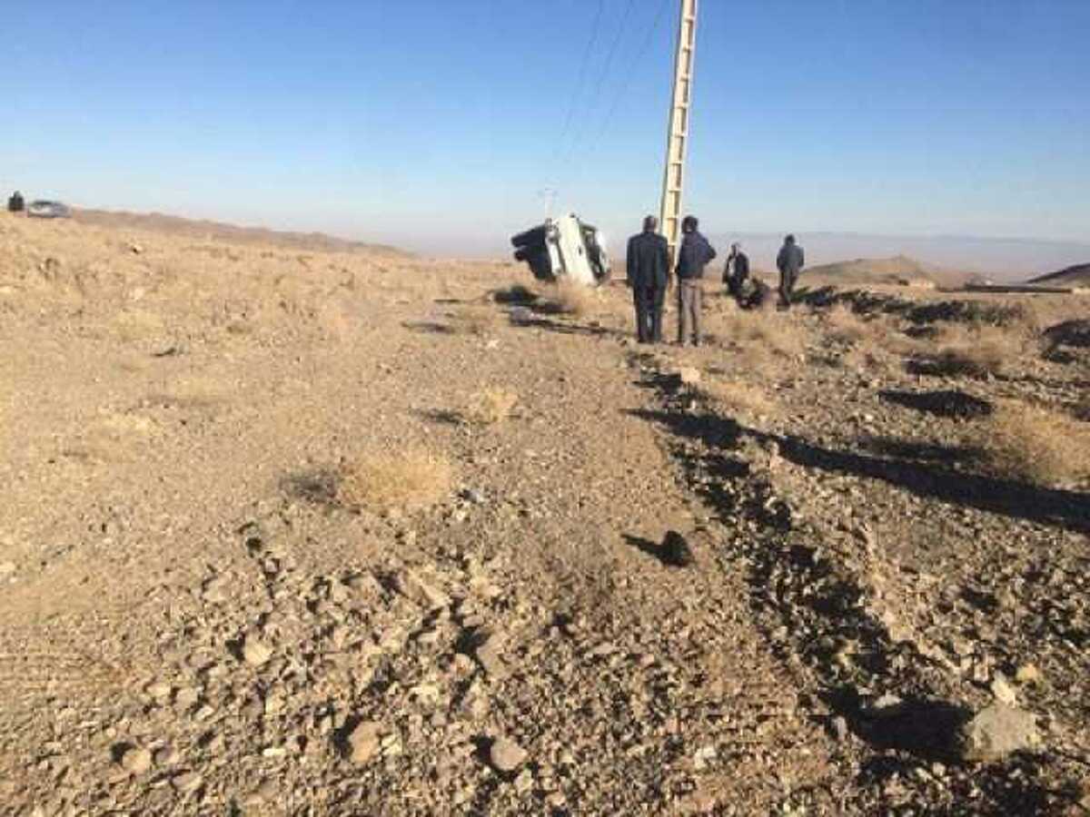 رئيس پليس راه استان قزوین از واژگونی يک دستگاه خودرو وانت کاپرا در محور