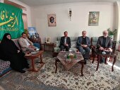 دیدار فرماندار ویژه کرج با خانواده شهید علی جوادیپور