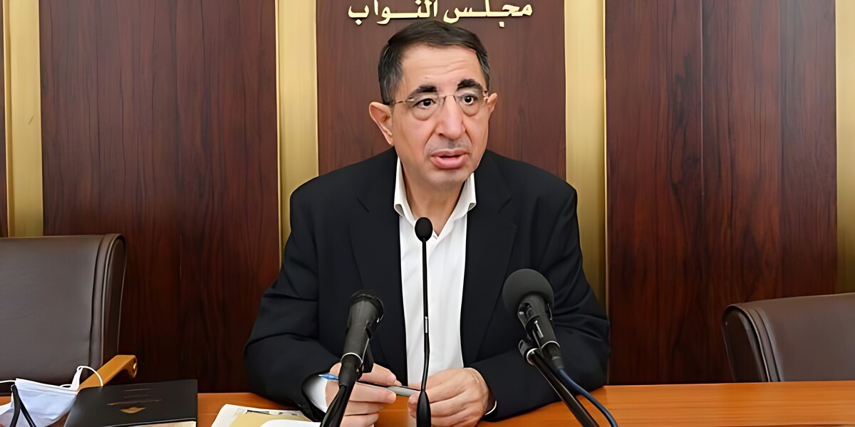 عضو ارشد حزب‌ الله لبنان با انتقاد شدید از عملکرد دولت این کشور، تأکید کرد که کابینه کنونی در پرونده‌های اساسی فلج شده و تنها به تکرار شعار‌ها بسنده کرده است، بدون آن‌که تصمیمی واقعی در زمینه جنگ، صلح یا دفاع از کرامت کشور اتخاذ کند.
