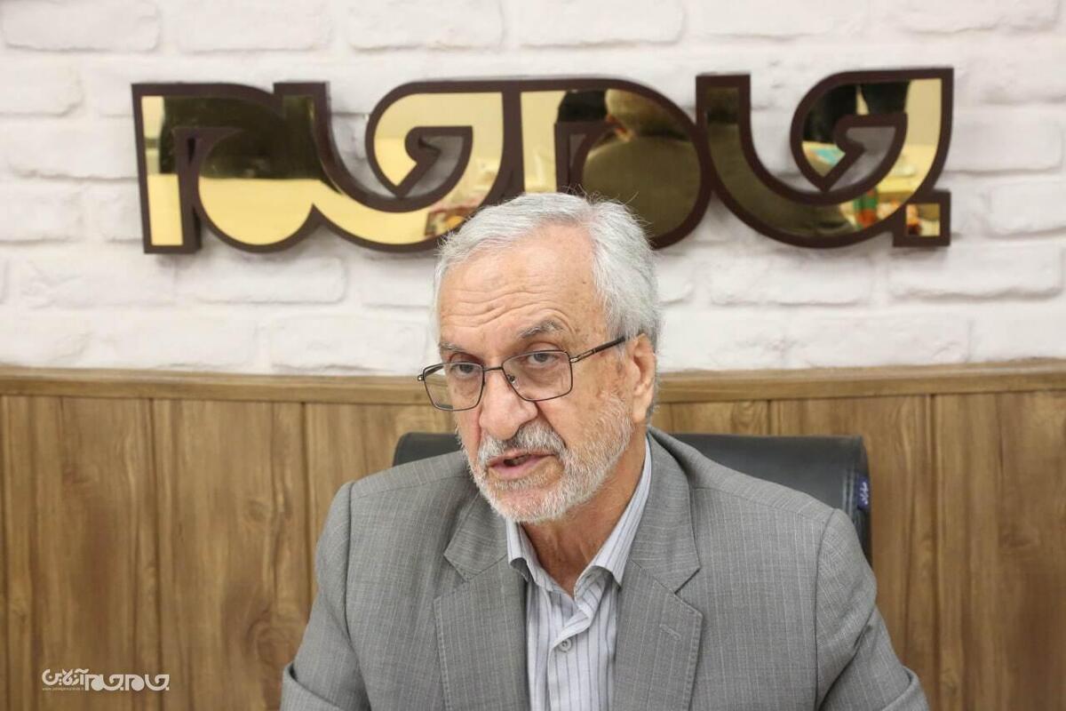 جایی که شعر و تاریخ به هم می‌آمیزد منظومه‌ای شکل می‌گیرد که آیینه‌ای تمام‌قد از گران‌بهاترین مفاهیم و ارزش‌هاست. گره خوردن کلمات به ظریف‌ترین شکل ممکن آفریننده منظومه‌هایی است که هریک نگرشی تاریخی پشت خود دارند. منظومه جان گرفتن کلمات در قالب مفاهیمی است که پیوندی عمیق با ارزش‌ها برقرار می‌کند. 