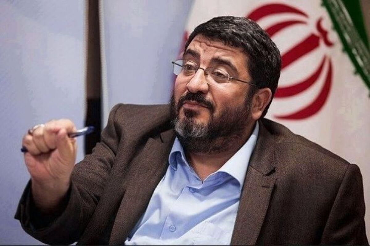 فواد ایزدی تأكید كرد كه تحریم‌های اخیر آمریكا علیه شركت‌ها و نهادهای مرتبط با ایران در كشورهای مختلف، فاقد وجاهت حقوقی بین‌المللی بوده و نشان‌دهنده تلاش واشنگتن برای تحمیل قوانین داخلی خود به دیگر كشورها در نقض آشكار اصل استقلال حاكمیت‌ها است.