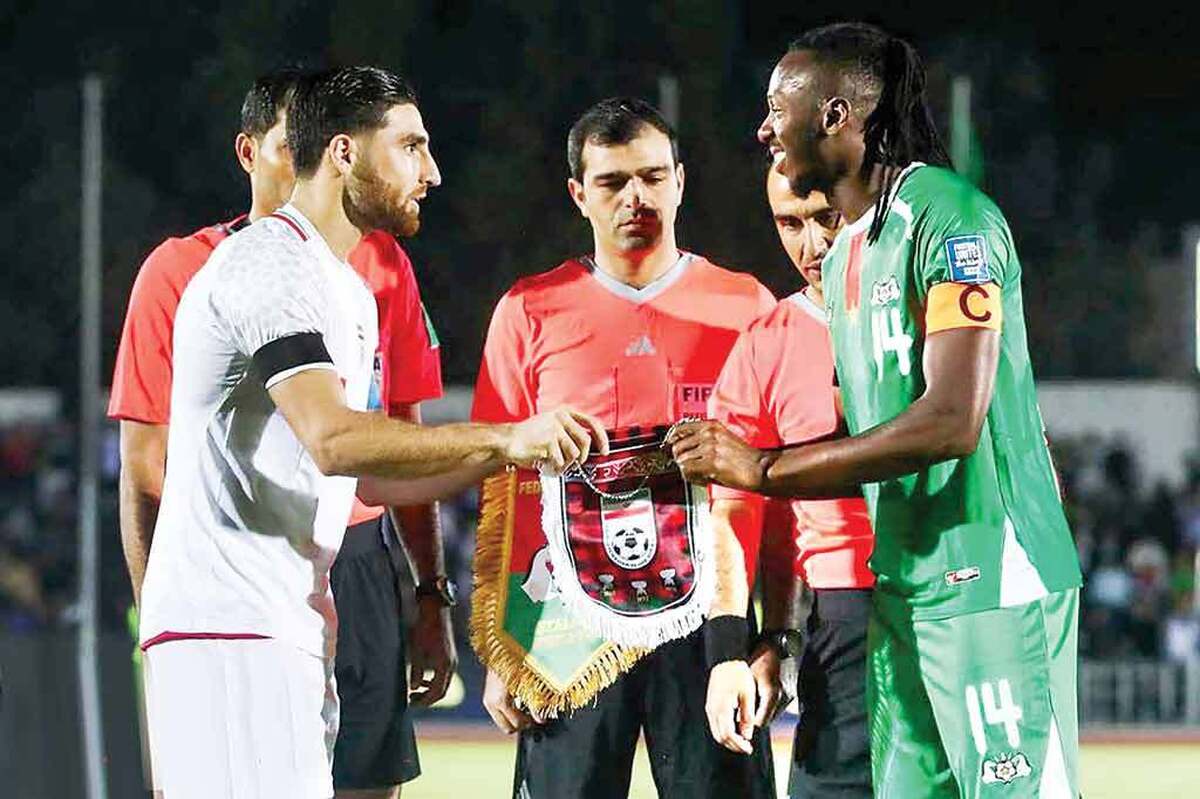 ساعت ۱۸:۳۰ امشب و درورزشگاه خانگی باشگاه شباب الاهلی،تیم ملی ایران در دومین فیفادی خود به مصاف تانزانیا از ساحل غربی اقیانوس هندمی‌رود.کشوری که فوتبال در آن احتمالا اولویت چندم است. در سال‌های پیشرفت فوتبال در قاره سیاه، تانزانیا نتوانسته خود رابه شتاب این قافله برساند.آنها که رنک جهانی۱۰۷را دارند،آخرین خاطره خوب‌شان از فیفا به سال ۱۹۹۵ بازمی‌گردد. وقتی درجایگاه ۶۵دنیا قرارگرفتند.