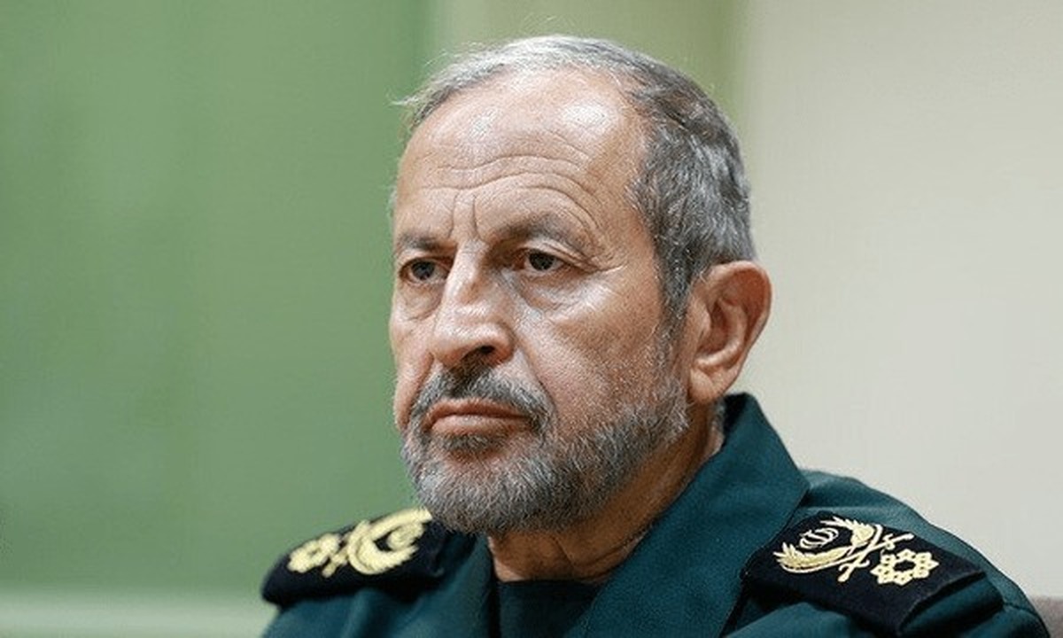 سردار علیرضا افشار رئیس ستاد مرکزی سپاه در دوران دفاع مقدس بر اثر عارضه قلبی دار فانی را وداع گفت.