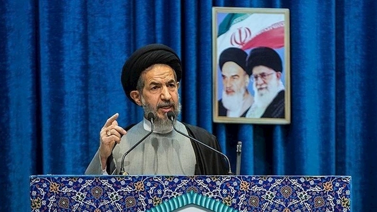 خطیب نماز جمعه تهران گفت: در نگاه قرآن، باید مسلمان و انسان‌های عادل در قله قدرت بوده و همه ابزارهای قدرت را در اختیار داشته باشند این یعنی قدرت مرز ندارد و همیشه باید در مرز قدرت قرار داشته باشید چون درنگ و توقف شما را ضعیف می‌کند، پس قدرت داشته باشید تا دشمن تصور حمله به مرزهای دریایی هوایی و زمینی شما را نداشته باشد.