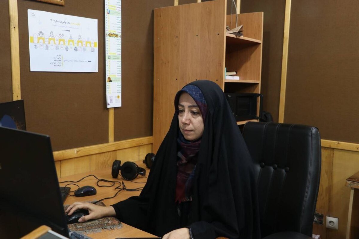 حمیده نجاتی، تهیه‌کننده و مستندساز رادیو معارف گفت: مستند رادیویی «پنجره» تلاشی است برای ارائه نگاهی تازه به مسائل و ارزش‌های جامعه اسلامی. او افزود: این برنامه که چهارشنبه‌ها ساعت ۲۰:۲۰ از رادیو معارف پخش می‌شود، فرصتی است برای تأمل در رویدادهای اجتماعی، فرهنگی و سیاسی روز از زاویه‌ای تحلیلی و اخلاقی.