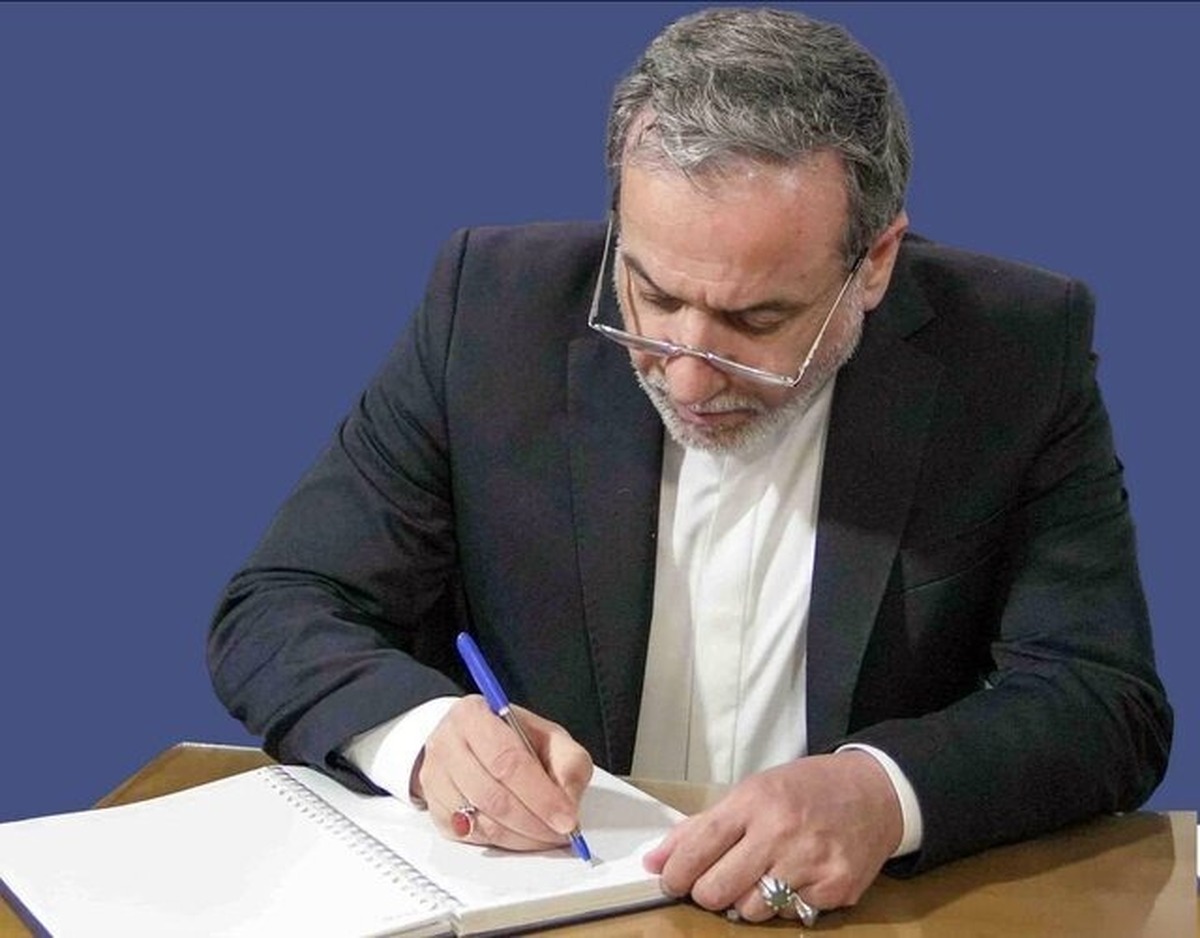 سید عباس عراقچی،وزیر امور خارجه تاکید کرد: قطعنامه ۲۲۳۱ هیچ‌گونه صلاحیت یا اختیاری به دبیرکل یا دبیرخانه سازمان ملل متحد اعطا نمی‌نماید تا نسبت به تشخیص، اعلام، اِعمال مجدد یا بازگرداندن قطعنامه‌هایی که طبق بند عملیاتی ۸ خاتمه یافته‌اند، اقدام نمایند.