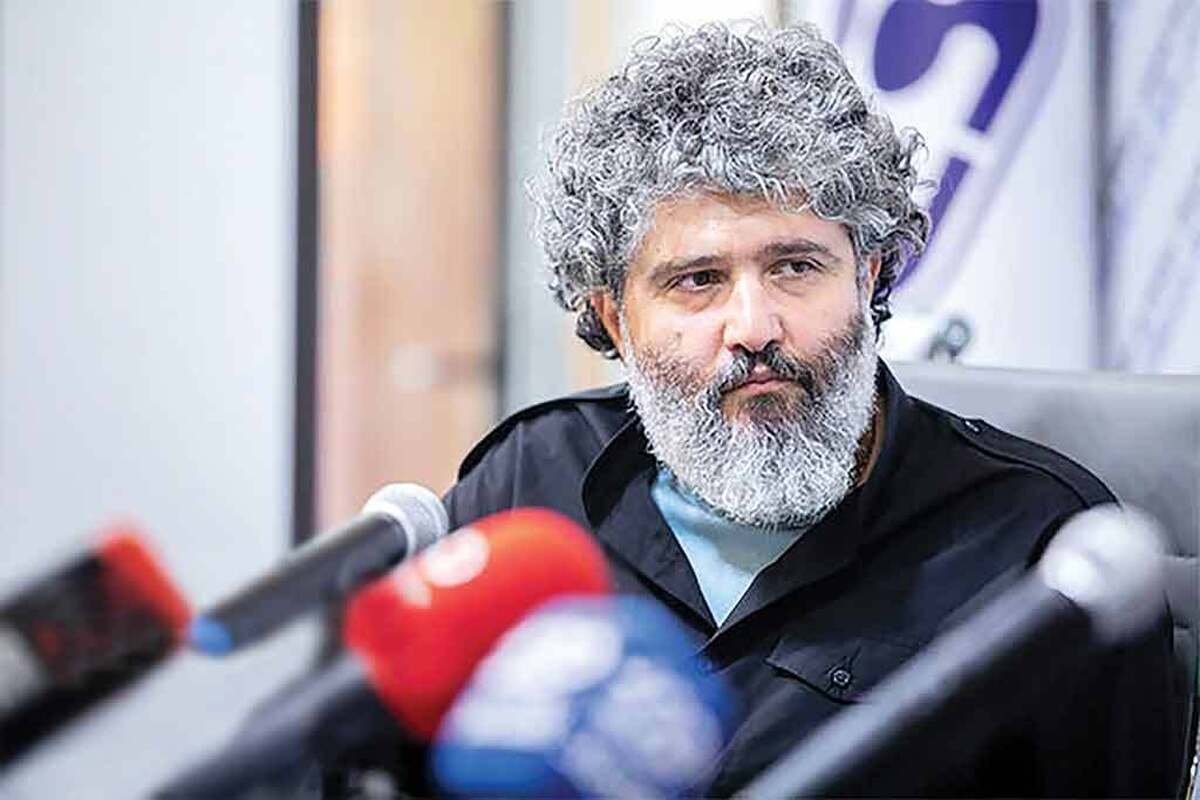 محسن برمهانی، معاون سیما در گفت‌وگو با مهر در واکنش به سخنان اخیر یکی از مجریان سابق تلویزیون و ادعای حمایت از نامزدهای انتخاباتی در صداوسیما بیان کرد: سخنانی که مطرح شد، مربوط به دوره فعلی سازمان نبود و به دوره پیش ارتباط داشت با این حال، به نظر من این نوع اظهارنظر بسیار ناجوانمردانه است که سازمان صداوسیما را به حمایت از یک نامزد خاص در انتخابات متهم کنید.