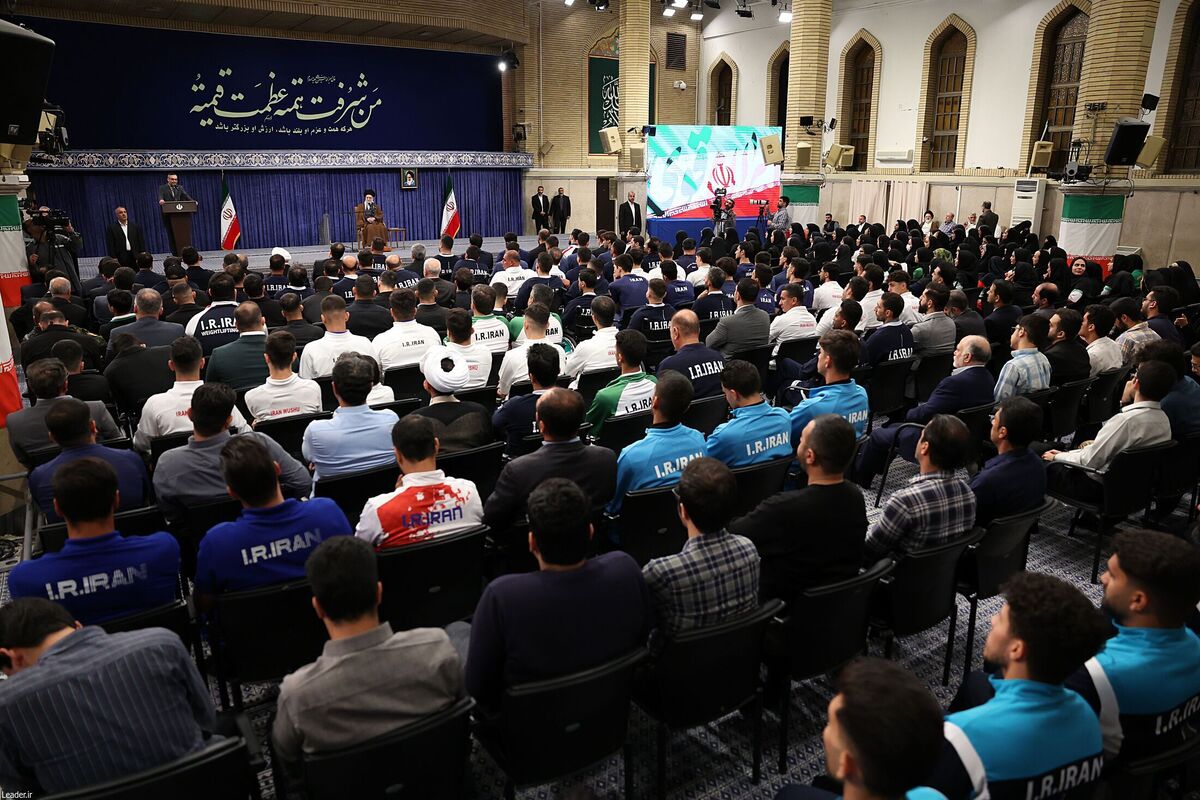 صوت کامل بیانات صبح امروز رهبر انقلاب در دیدار قهرمانان و مدال‌آوران ورزشی و المپیادهای علمی جهانی را بشنوید.