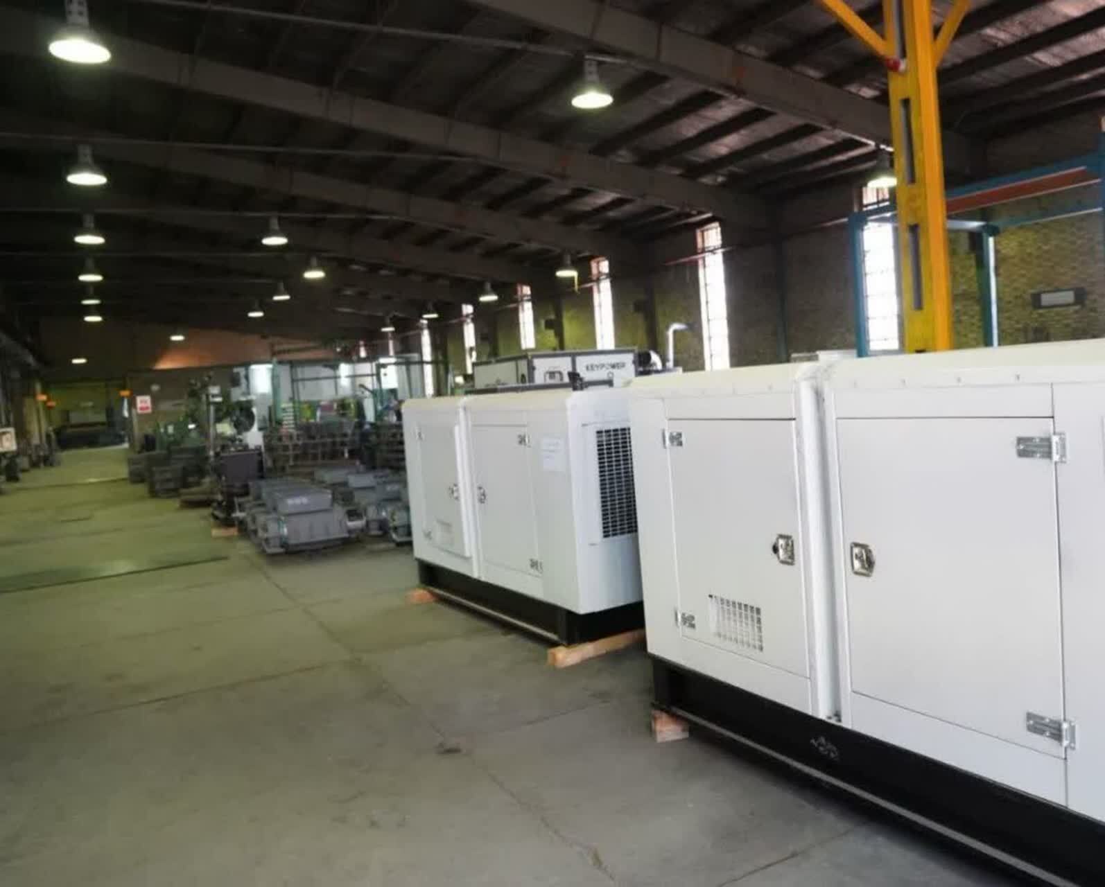 بازدید استاندار قزوین از شرکت ماه نیرو