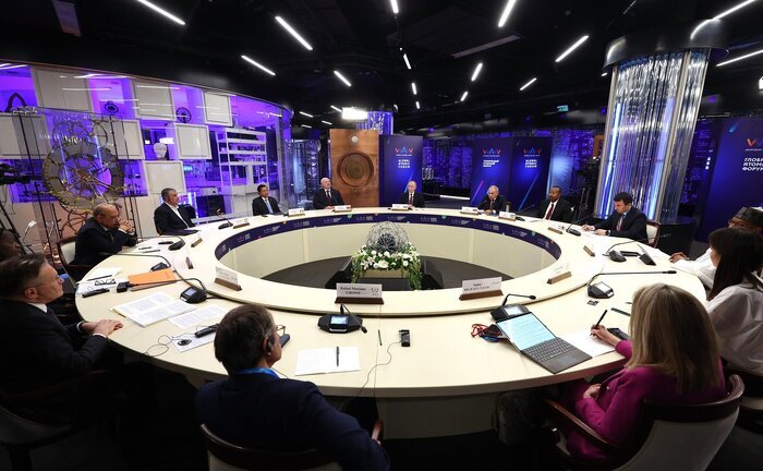 پوتین: بدون قید و شرط از توسعه انرژی صلح‌آمیز هسته‌ای حمایت می‌کنیم