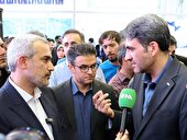 بازدید وزیر اقتصاد از غرفه ایرانسل در نمایشگاه الکامپ