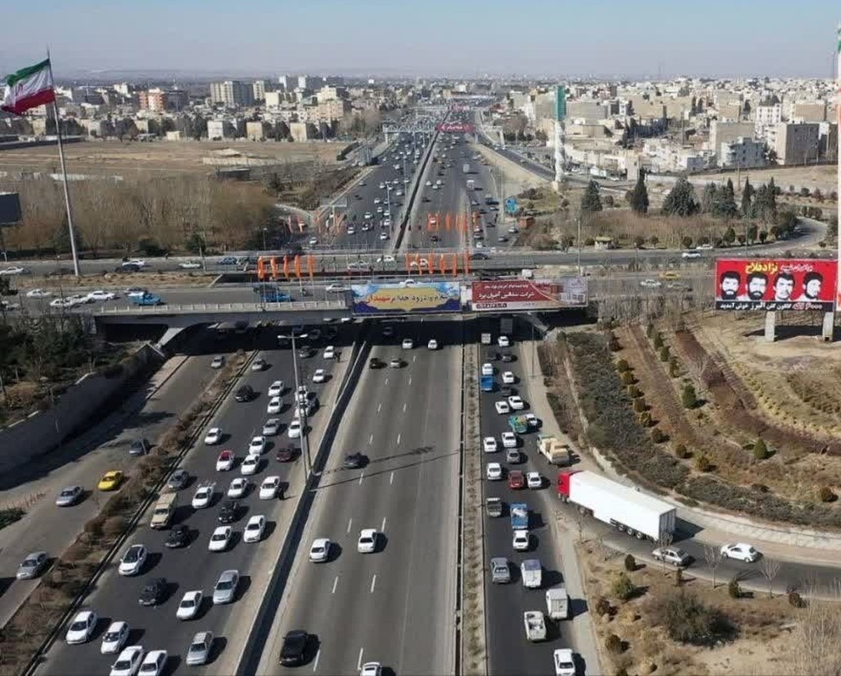 مدیر کل راهداری وحمل و نقل جاده‌ای البرز از ثبت بیش از ۱۱۰ میلیون تردد در محور‌های مواصلاتی استان البرز از ابتدای سال تا پایان شهریور ماه خبر داد.