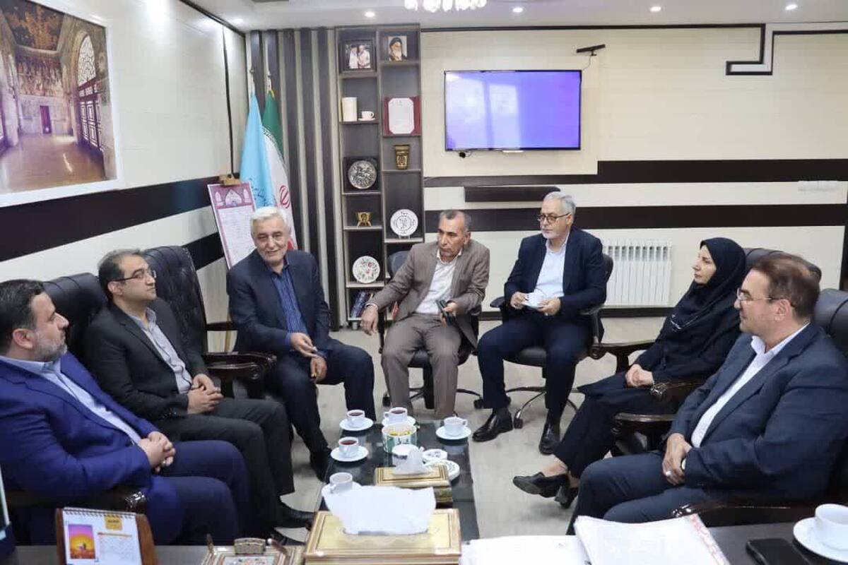 مشاور وزیر میراث فرهنگی، گردشگری و صنایع دستی در سفر یک‌روزه به استان البرز با بازدید از از پروژه‌های گردشگری و فرهنگی این استان از نزدیک در جریان ظرفیت‌ها، چالش‌ها و برنامه‌های توسعه‌ای قرار گرفت.