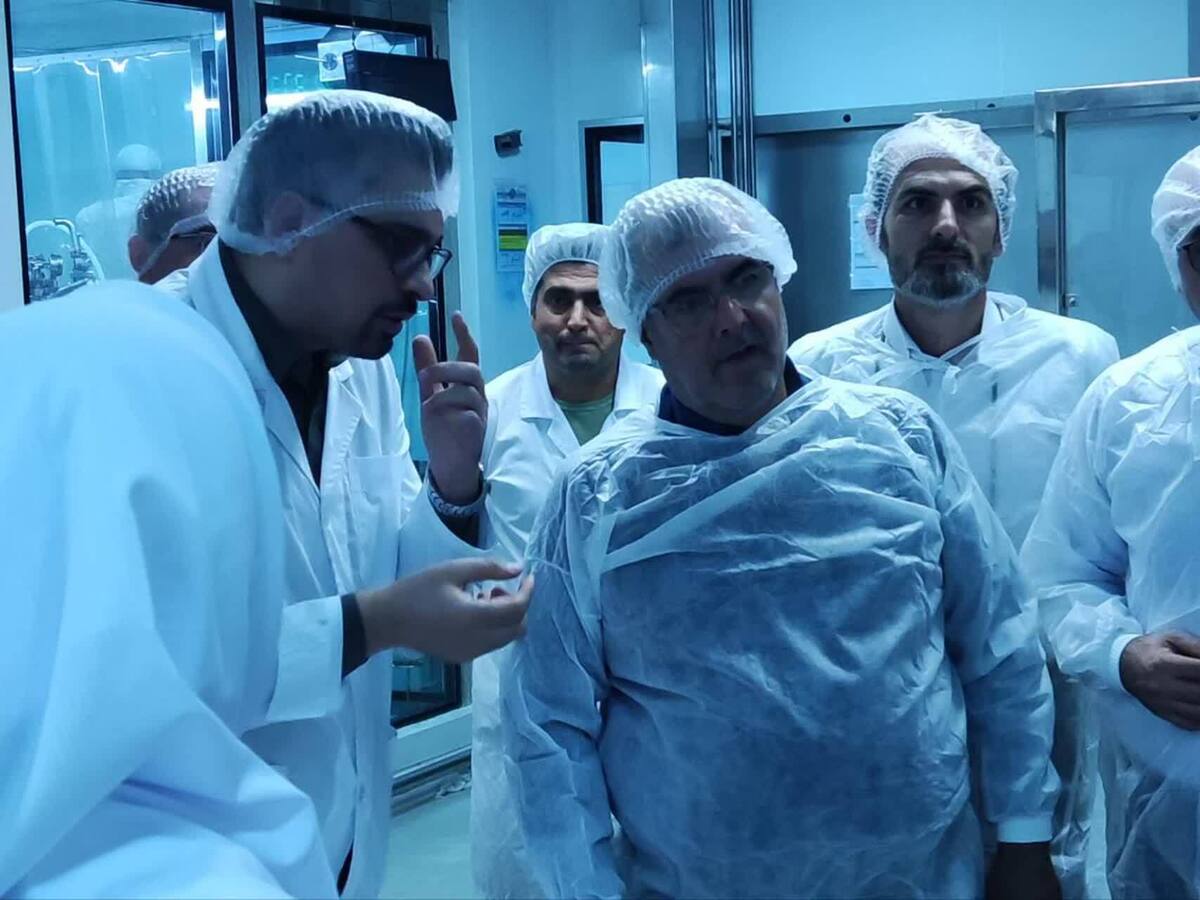 فرماندار البرز تاکید کرد: کلیه مدیران دستگاه‌های خدمات رسان و ادارات دولتی موظفند در راستای رفع مشکلات واحدهای صنعتی از تمام اختبارات و ظرفیت های  قانونی استفاده کنند.