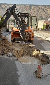 رفع همزمان ۵ مورد شکستگی در خطوط آبرسانی سرفاریاب