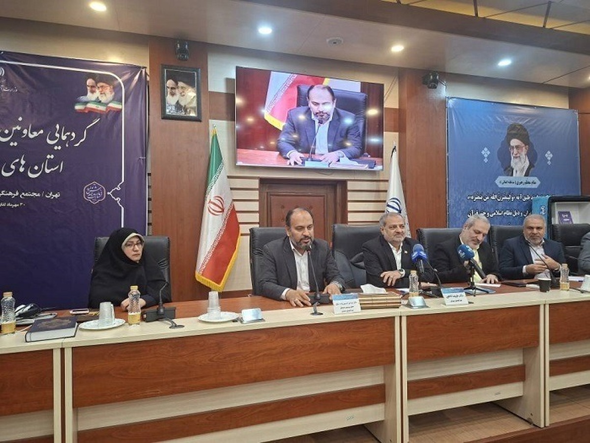 علیرضا کاظمی، وزیر آموزش و پرورش با اشاره به اهمیت آغاز سال تحصیلی تأکید کرد: ماه مهر، ماه سختی است و معیار سنجش مدیریت در نظام تعلیم و تربیت همین آغاز سال تحصیلی است. از مدیران کل گرفته تا رؤسای ادارات، همه باید این آغاز را با برنامه‌ریزی دقیق دنبال کنند.