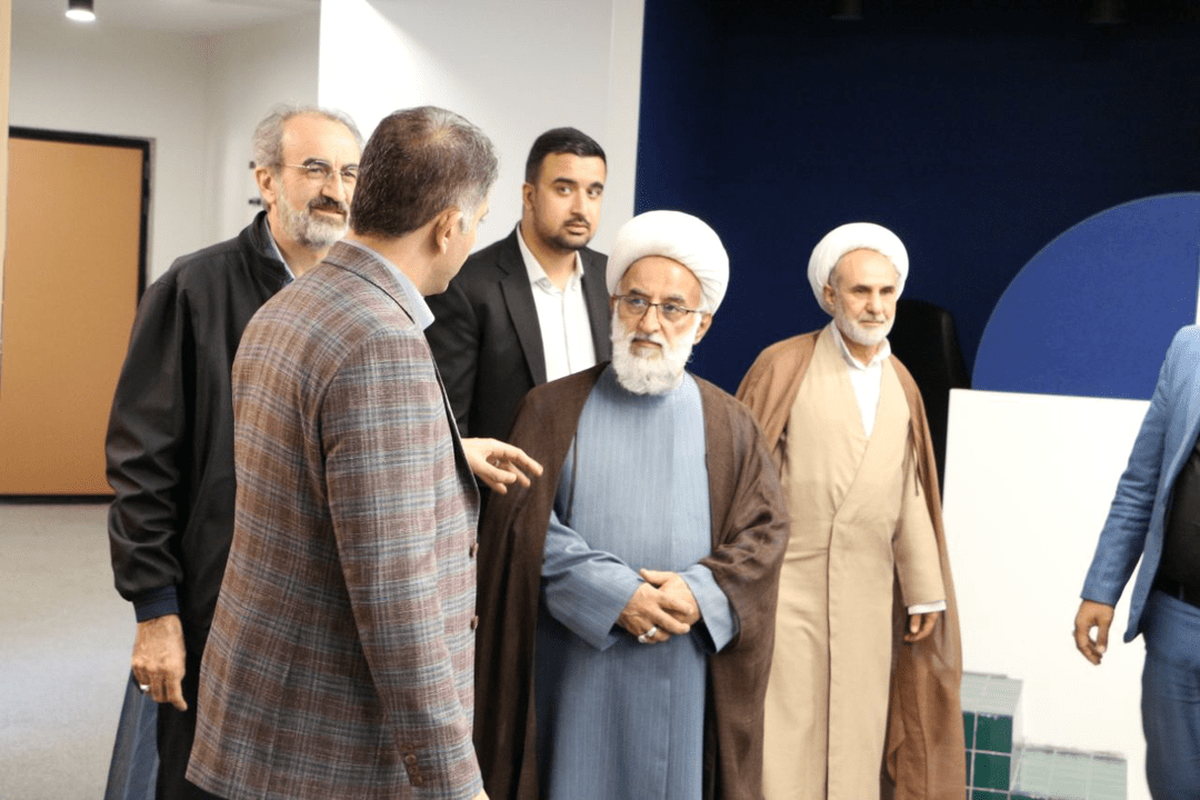 آیت‌الله دکتر حسین ردائی در بازدید از صندوق پژوهش و فناوری البرز، بر پیوند دانش و معنویت در تربیت نخبگان تاکید کردند.