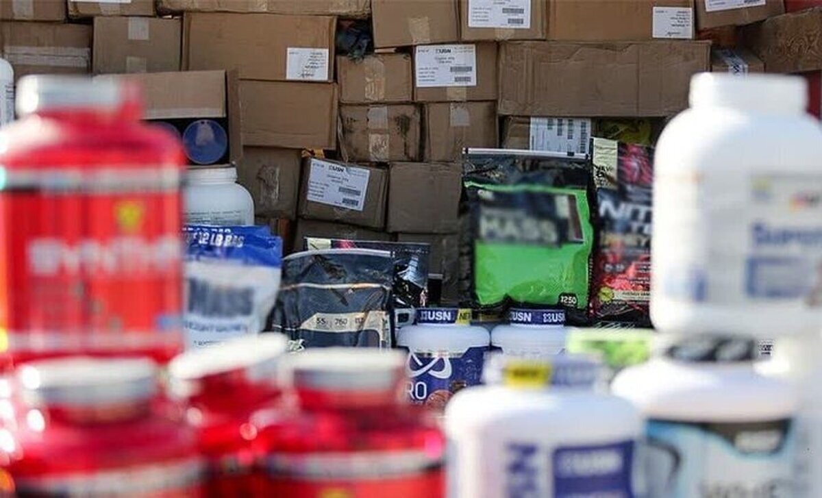 فرمانده انتظامی ساوجبلاغ از کشف مکمل‌های ورزشی قاچاق به ارزش ۱۰ میلیارد ریال در ‏این شهرستان خبر داد‎. ‎