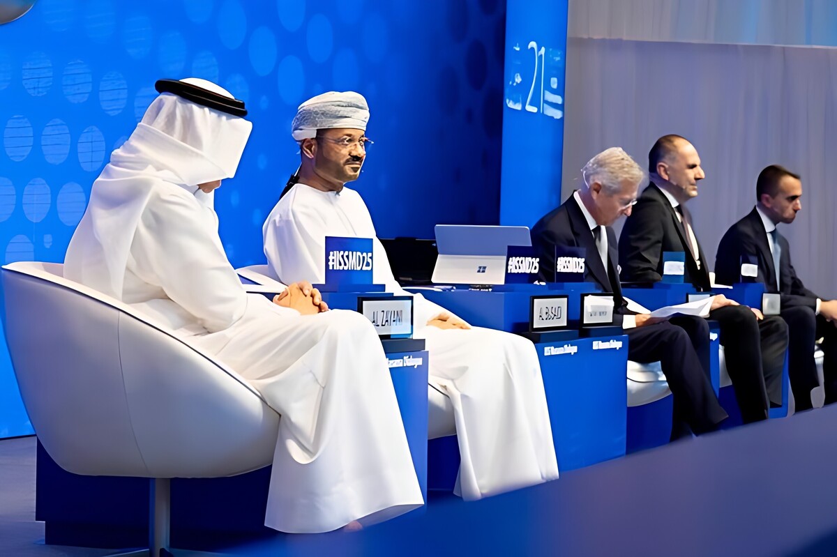 وزیر خارجه عمان تاکید کرد مشارکت ایران در سیستم جامع امنیت منطقه‌ای در تثبیت ثبات و همکاری مشترک نقش دارد و ایران در مراحل مختلف آمادگی خود را برای مذاکره سازنده اعلام کرده است.