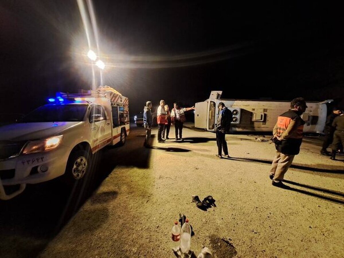 معاون اداره ارزیابی عملکرد سازمان مدیریت پسماند شهر تهران جزییات حادثه تصادف یک پرشیا با خودروی پاکبانان که منجر به فوت ۴ پاکبان و مصدوم شدن ۹ پاکبان دیگر شد را تشریح کرد.