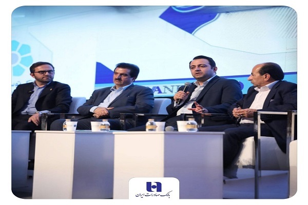 مدیرعامل بانک صادرات ایران در افتتاحیه تراکنش یازدهم:انحراف نقدینگی از بخش واقعی اقتصاد، چالش اصلی تولید و معیشت مردم است مدیرعامل بانک صادرات ایران در افتتاحیه تراکنش یازدهم:انحراف نقدینگی از بخش واقعی اقتصاد، چالش اصلی تولید و معیشت مردم است