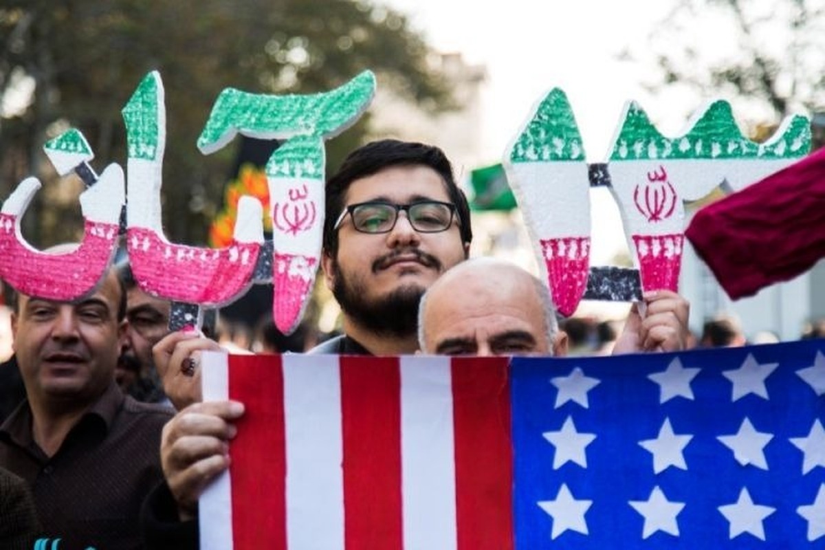 حجت‌الاسلام محسن محمودی از برگزاری راهپیمایی یوم‌الله ۱۳ آبان در سراسر کشور با حضور پرشور اقشار مختلف مردم خبر داد و گفت: در تهران این راهپیمایی از میدان فلسطین به سمت لانه جاسوسی سابق آمریکا برگزار می‌شود.