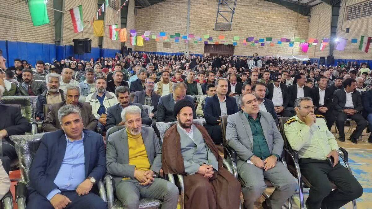 برگزاری جشنواره روز آوج با حضور گسترده مردم در کاروانسرای شاه‌عباسی