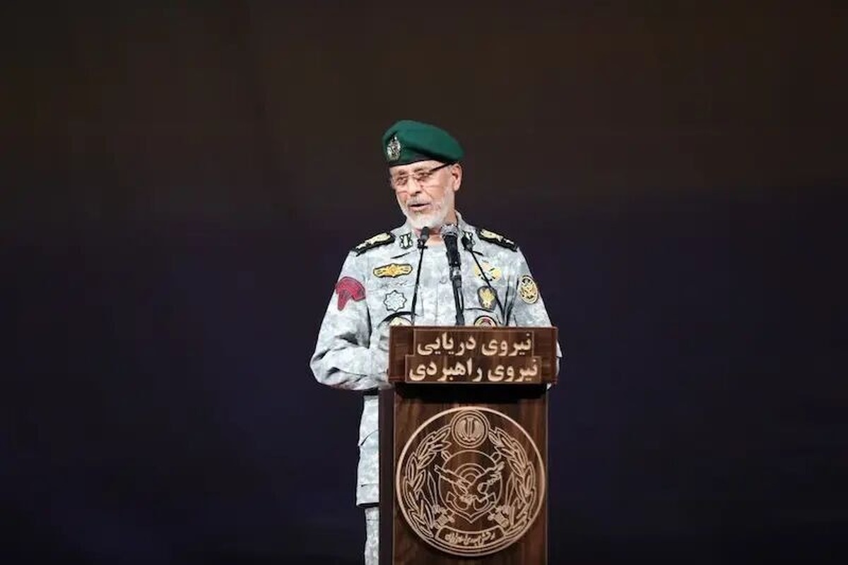 دریادار سیاری، رئیس ستاد و معاون هماهنگ‌کننده ارتش گفت: رژیم صهیونیستی در جنگ ۱۲ روزه شکست خورد و آمریکا مجبور شد خود وارد میدان شود.