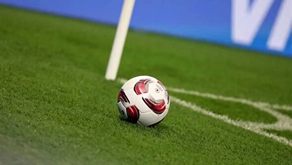 ببینید | فوتبال در استخر