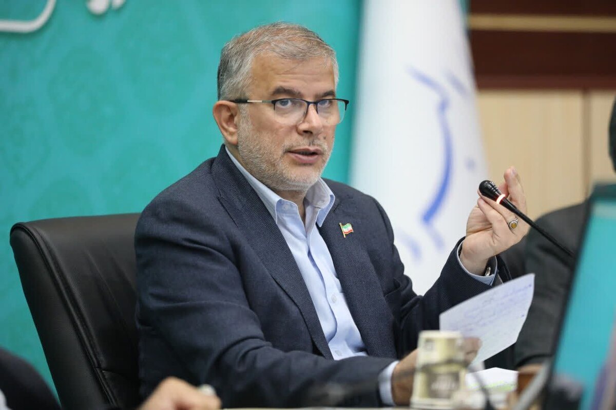 استاندار البرز گفت: در راستای اجرای سیاست‌های دولت برای کاهش ناترازی انرژی و توسعه استفاده از انرژی‌های پاک، مقرر شده است تمامی ساختمان‌های اداری، دولتی و مدارس نوساز این استان به نیروگاه‌های خورشیدی مجهز شوند.