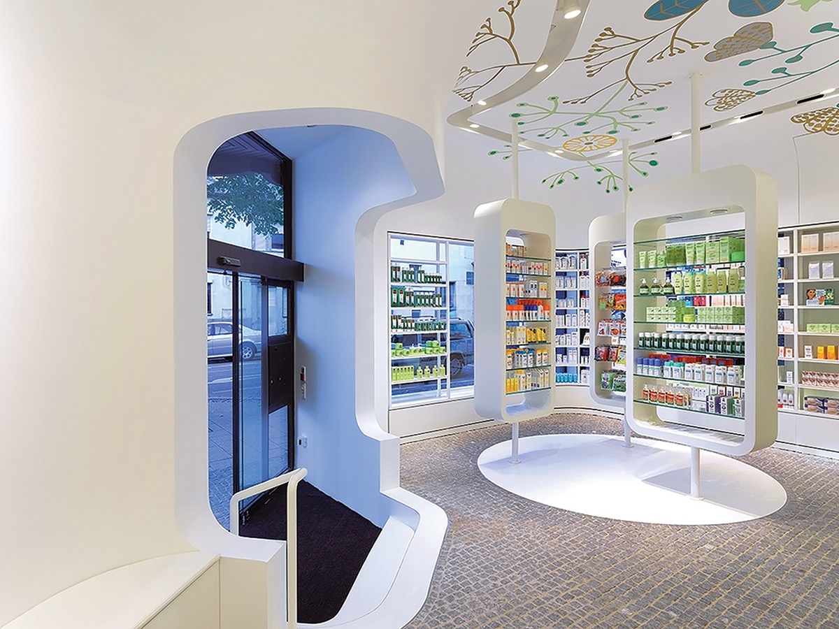 نظام سلامت ایران باید بر پایه زنجیره‌ای مشخص از مراقبت‌های اولیه شکل گیرد، مدلی که در آن پزشک خانواده به‌عنوان نقطه شروع، بیمار را از تشخیص اولیه تا درمان تخصصی هدایت می‌کند. این سیستم با هدف کسب اطمینان از مسیر منطقی درمان و پیشگیری از سردرگمی بیماران طراحی شده است اما درحالی که هنوز این مدل کاملا اجرایی نشده،خبرهایی ازحاشیه‌‌سازی به میان آمده است.