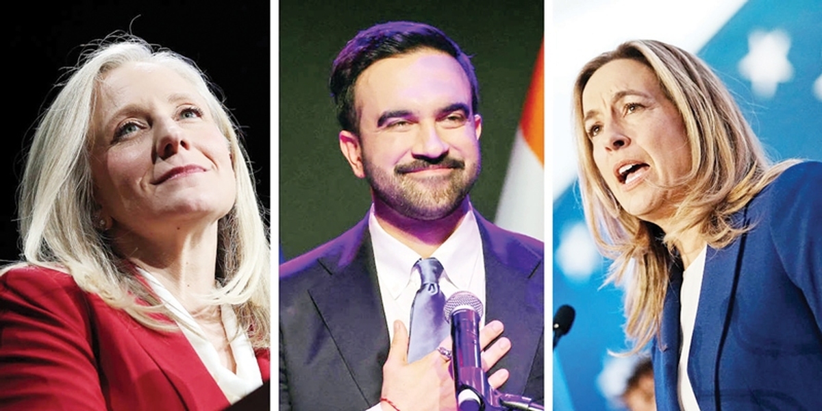 انتخابات‎های سال ۲۰۲۵ در آمریکا به صحنه بازگشت قدرتمند دموکرات‌ها و بازتعریف توازن درونی این حزب بدل شد؛ بازگشتی که همزمان، شکست نمادین دونالد ترامپ را رقم زد. دموکرات‌ها در ایالت‌های آبی، چون نیوجرسی، ویرجینیا و کالیفرنیا، با چهره‌هایی، چون میکی شریل، ابیگیل اسپنبرگر و گاوین نیوسام، موجی از پیروزی‌های تاکتیکی را رقم زدند؛ پیروزی‌هایی که هم محصول نارضایتی از ترامپ و هم نشانه احیای ائتلاف طبقاتی و نژادی حزب دموکرات بود. همزمان در نیویورک، پایتخت ساحل شرقی، زهران ممدانی، سوسیالیست جوان، با شعار مقابله با بحران هزینه‌های زندگی، با آرای بالا شهردار شد و چهره تازه‌ای از جناح چپ نوظهور حزب دموکرات را نمایان ساخت. بااین‌حال، در پس هیاهوی پیروزی، شکاف میان عمل‌گرایی میانه‌رو‌ها و رادیکالیسم چپ دموکرات‎ها همچنان پابرجاست؛ از سیاست‌های هزینه‌زا و مالیات‌محور ممدانی تا واقع‌گرایی شریل و اسپنبرگر همچنان انسجام گفتمانی وجود ندارد. در این میان، نیوسام با موفقیت در بازترسیم حوزه‌های انتخاباتی کالیفرنیا و هوشمندی رسانه‌ای‌اش، خود را به‌عنوان چهره‌ای ملی برای ۲۰۲۸ مطرح کرده است. آمریکا در میانه بحران اعتماد عمومی، بار دیگر به صحنه آزمون میان کاریزمای پوپولیستی ترامپ و عمل‌گرایی پیچیده دموکرات‌ها تبدیل شده است.