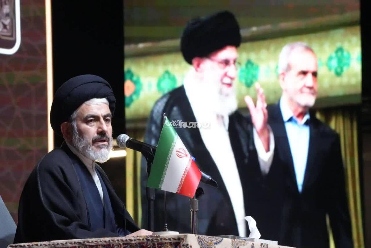 حل مشکلات معیشتی مردم، اولویت نخست مسئولان باشد