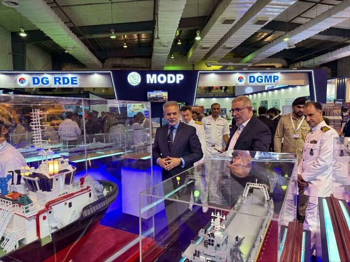 در پایان نمایشگاه بین‌المللی دریانوردی پاکستان، غرفه وزارت دفاع کشورمان به عنوان برترین غرفه خارجی معرفی و تندیس این جایزه به نماینده نظامی ایران اهدا شد.
