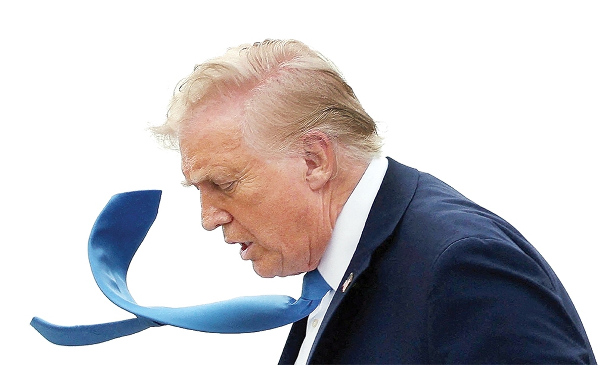 محبوبیت دونالد ترامپ‌ رئیس‌جمهور آمریکا‌ به یکی از پایین‌ترین سطح‌های خود رسیده است. فقط ۳۷درصد مردم آمریکا عملکرد او را در مقام ریاست‌جمهوری تأیید می‌کنند. براساس نظرسنجی جدید شبکه سی‌ان‌ان و مؤسسه SSRS که روز دوشنبه منتشر شد، میزان رضایت از عملکرد ترامپ درمقایسه با اوایل آغاز دومین دوره ریاست‌جمهوری‌اش در ژانویه، کاهش چشمگیری یافته است؛ زمانی که تا میانه فوریه، میزان تأیید عملکرد او حدود ۴۷درصد بود.