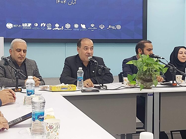 تغییر ریل صنایع استان یزد به سمت فناوری‌های نوین است