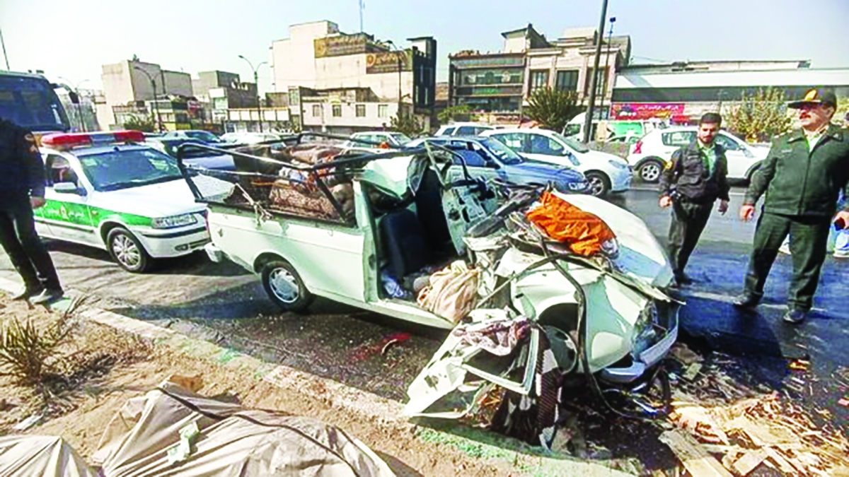این روزها،در کنار آمار تلفات سوانح رانندگی که روند صعودی به خود گرفته و خیال ندارد به جولان خود در جاده‌ها و شهرها پایان دهد، اخبار تلخی هم از صحنه‌های تصادف منتشر می‌شود‌. تصادف‌هایی که در یک لحظه جان اعضای یک خانواده را می‌گیرد و خیلی زود هم فراموش می‌شود.