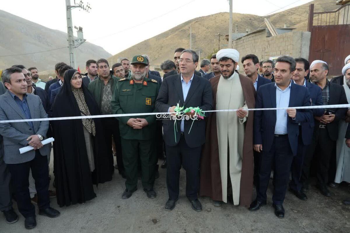 در جریان سفر رضا رحمانی، استاندار آذربایجان‌غربی به شهرستان باروق، ساخت مدرسه ۱۰ کلاسه شبانه‌روزی در بخش نختالو آغاز شد و همزمان ۲۱ پروژه عمرانی شامل اجرای طرح هادی، آسفالت‌ریزی معابر و مقاوم‌سازی ۱۴۲ واحد مسکن روستایی به بهره‌برداری رسید.