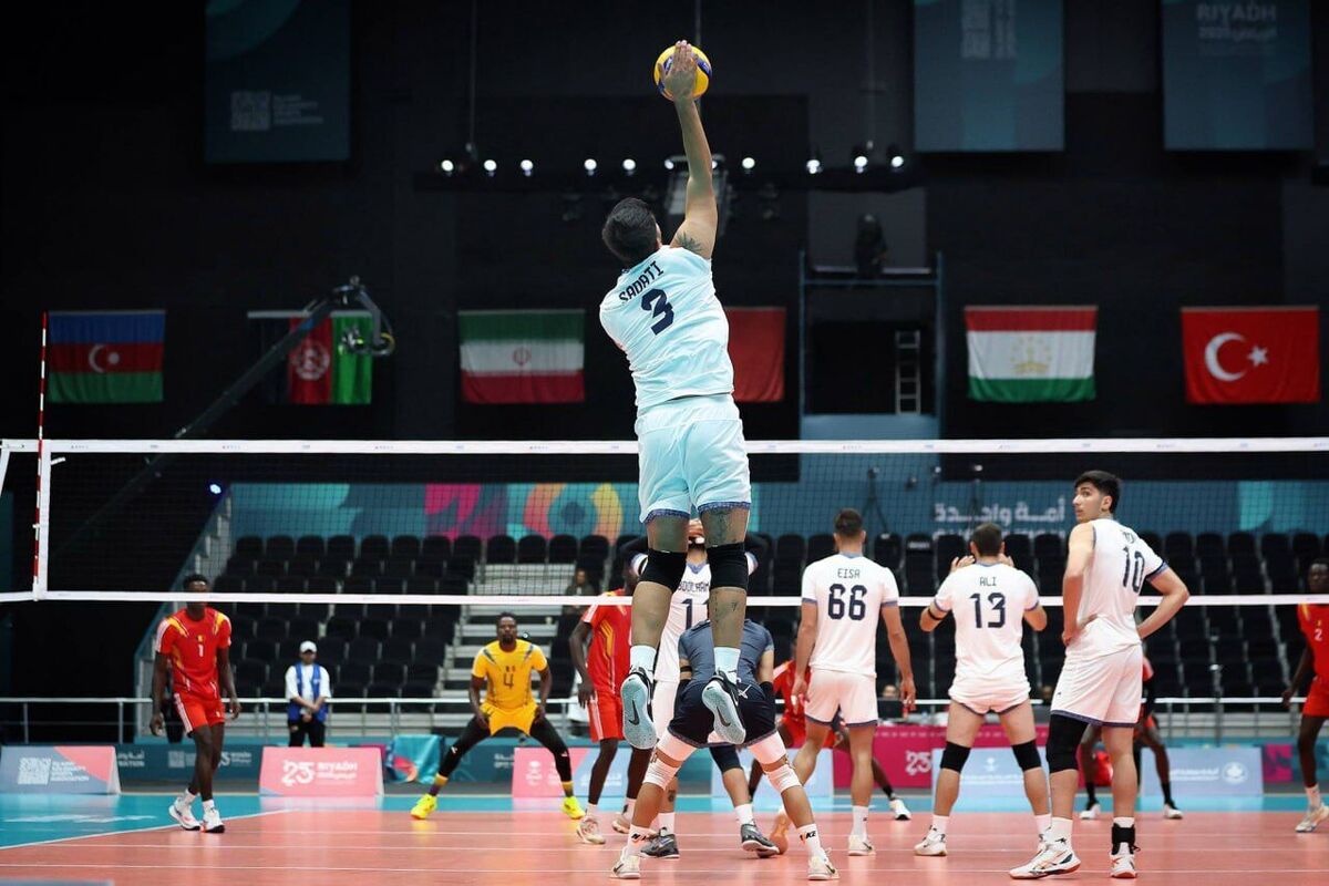 تیم ملی والیبال ایران در چهارمین دیدار خود در مرحله مقدماتی بازی‌های همبستگی کشورهای اسلامی موفق به شکست چاد شد تا حضورش در دیدار نهایی این رقابت‌ها قطعی شود.