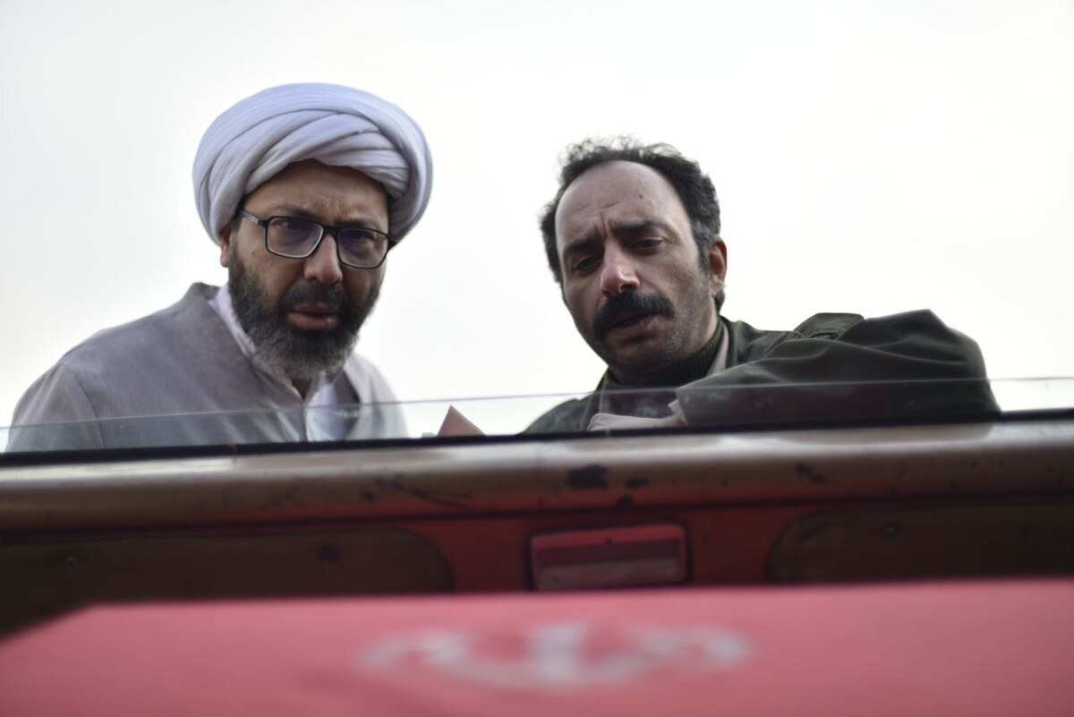 فیلم «پیام‌بر» به کارگردانی احسان عابدنیا که در چهل و دومین جشنواره فیلم کوتاه تهران به نمایش درآمد اثری است در ژانر دفاع مقدس که با نگاهی عمیق و انسانی یکی از کمتر گفته شده‌ترین داستان‌های دوران جنگ تحمیلی را روایت می‌کند.