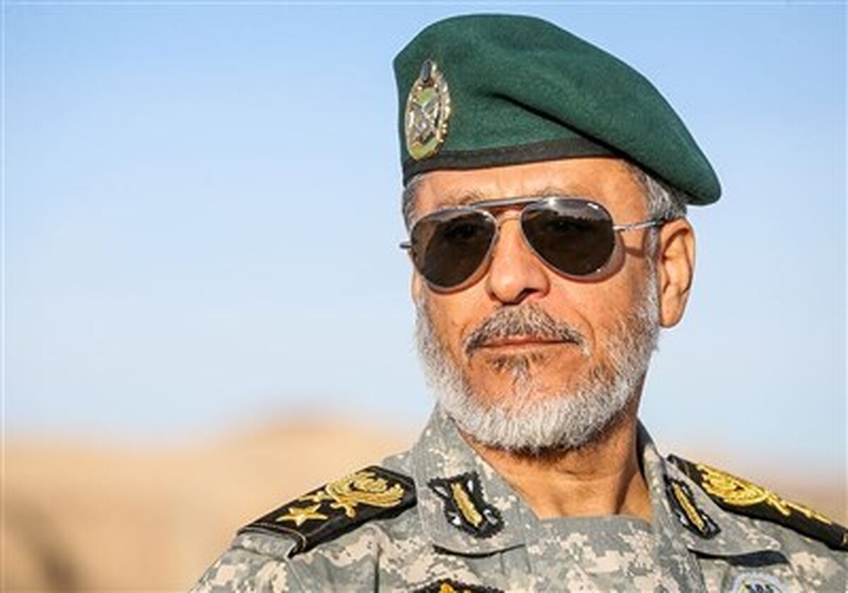 رئیس ستاد و معاون هماهنگ کننده ارتش گفت: نیروهای مسلح از بهترین جوانان کشور انتخاب میشوند و آمادگی مقابله با هر تهدیدی در زمین، آسمان و دریا را دارند.