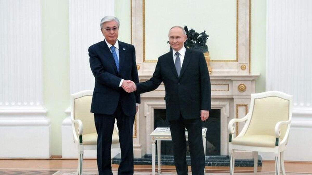 رئیس‌جمهور روسیه در دیدار با همتای قزاقستانی خود گفت در تماس مداوم با رئیس‌جمهور این کشور است تا به مسائل دوجانبه رسیدگی شود.