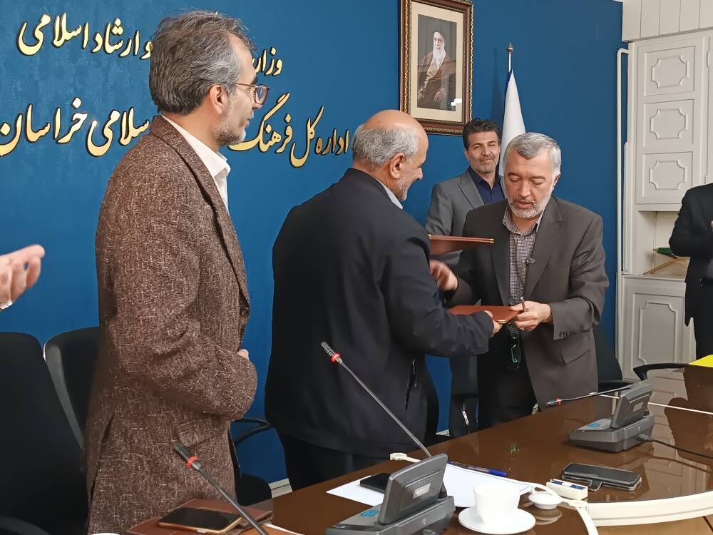 تفاهمنامه همکاری ویژه هنرستان هنرهای زیبای دختران مشهد منعقد شد تفاهمنامه همکاری ویژه هنرستان هنرهای زیبای دختران مشهد منعقد شد