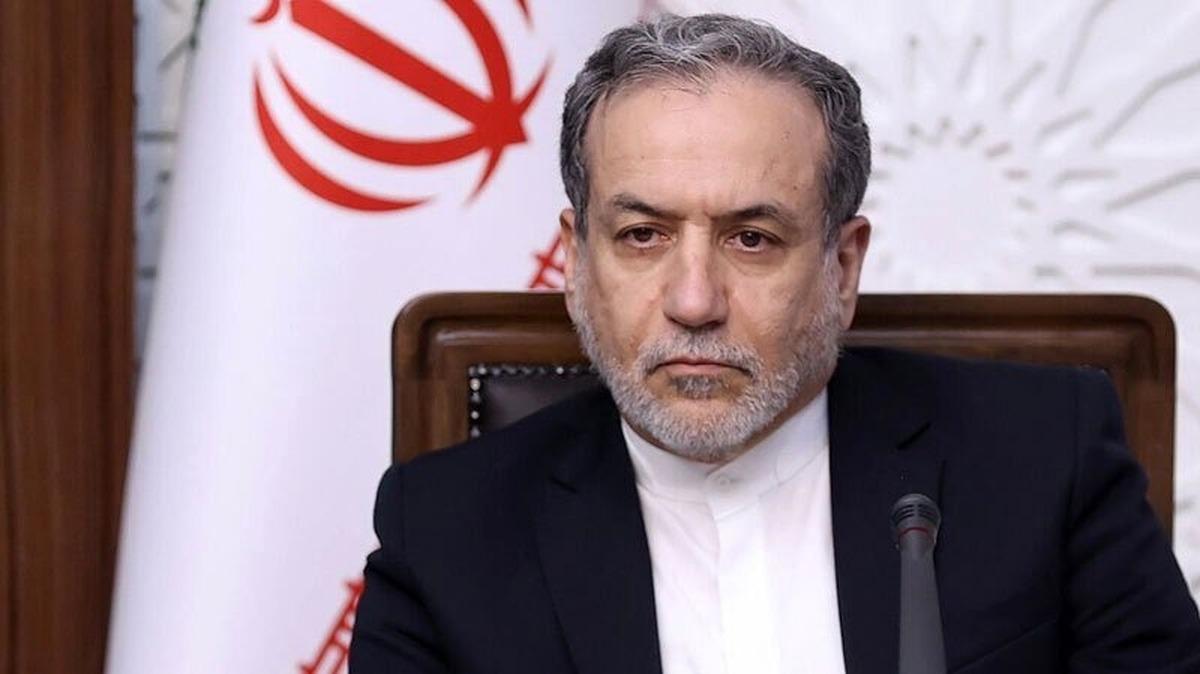 وزیر خارجه کشورمان با اشاره به اقدام نظارتی مجلس در بررسی اجرای سال نخست برنامه هفتم، گفت: بررسی و ارزیابی نحوه اجرای سال اول قانون برنامه هفتم، اقدام مبارکی بوده و موجب می‌شود مجریان با همت بیشتری وظایف خودشان را انجام دهند.