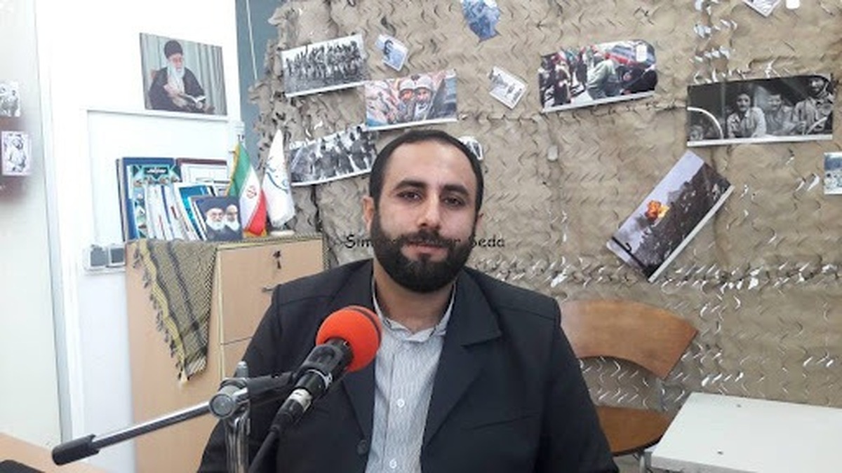 «تاریخ معاصر ایران» کتابی است آکنده از فصل‌های پرفراز و نشیب میان وابستگی و استقلال، میان تسلیم در برابر قدرت‌های بیگانه و ایستادگی بر عزت ملی.